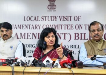 Parliamentary panel on bill to remove PM, CMs defers adoption of report