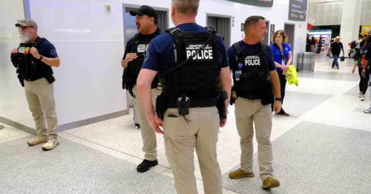 USA: A Venezuelan with a pending asylum application is detained in Miami