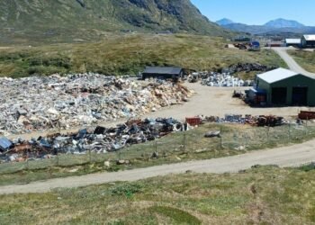 Cleanup at the landfill in Narsaq is underway