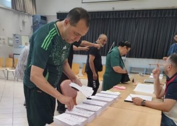 Legislative elections: Polling stations close and vote counting begins