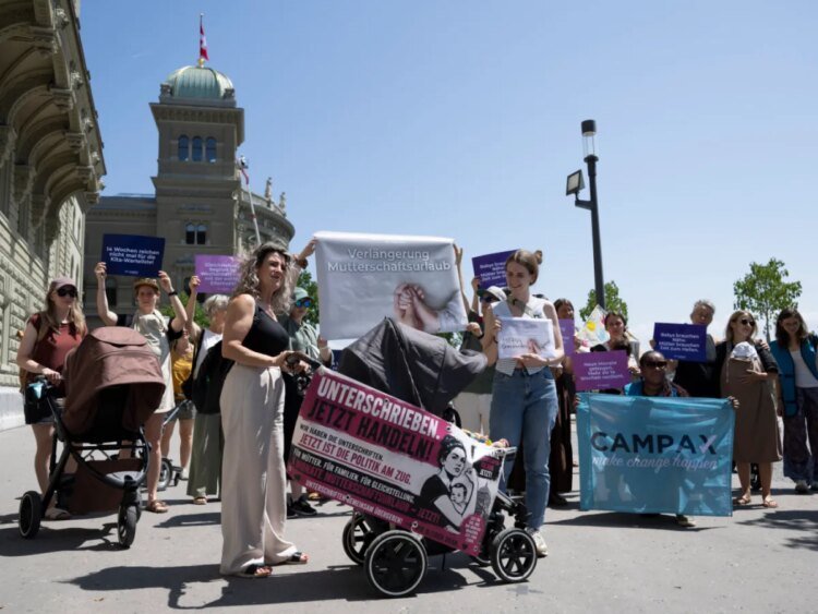 Swiss petition calls for six months’ maternity leave