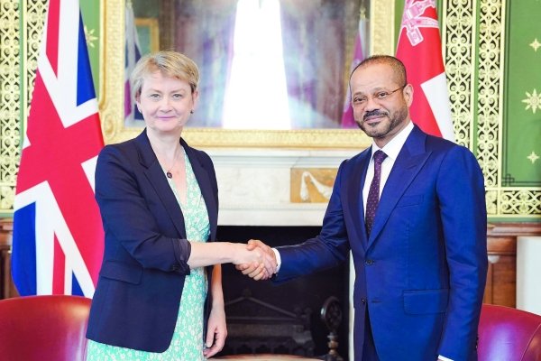 Sayyid Badr, UK Foreign Secretary discuss relations