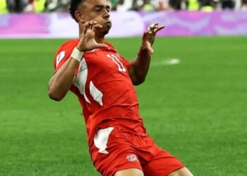 Slick Switzerland sweep past Algeria into last 16