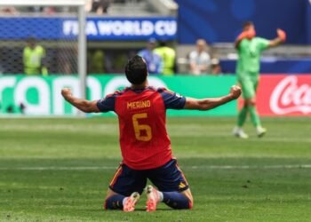 Spain into semi-final with France