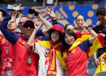 Fans make football magical – Oman Observer