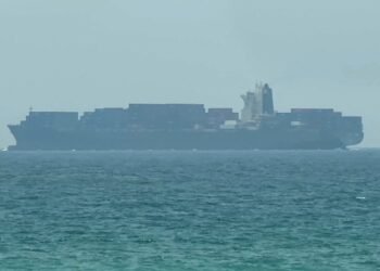 Hormuz traffic slows to a multi-week low