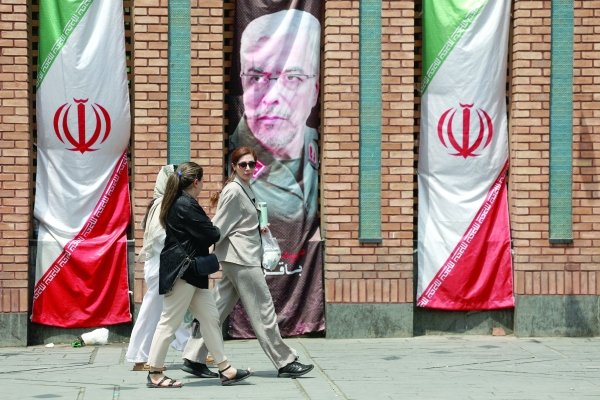 Iran and US widen attacks, raising fears