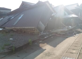 Injuries reported, buildings collapsed in Japan quake