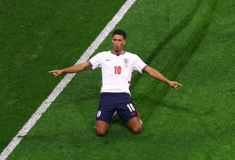 Football: Soccer-Ten-man England survive Mexico comeback to reach quarter-finals