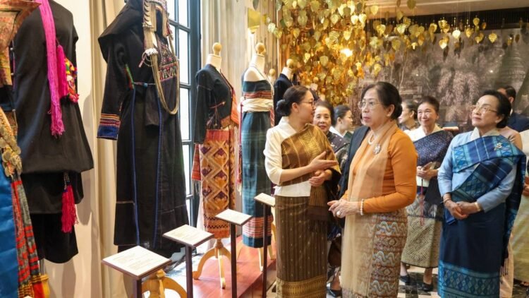 Myanmar First Lady visits Traditional Lao Silk Residence, Lao Art Museum