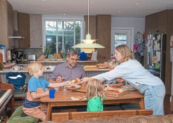 Parents today are struggling to juggle work and personal life