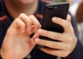 One Tech Tip: How to soothe thumb pain when texting and scrolling