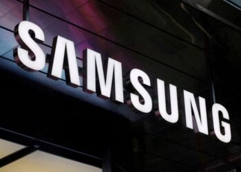 Exclusive-Samsung cuts US jobs, offers relocations ahead of HQ move