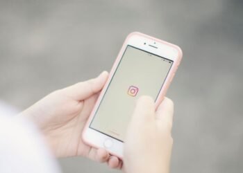Countries move to ban social media for children