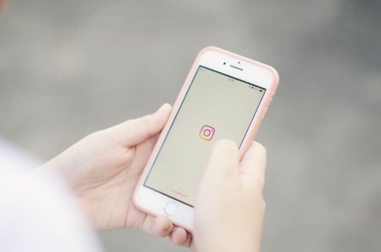 Countries move to ban social media for children