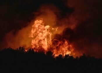 Forest fires Europe: Fires threaten popular holiday regions