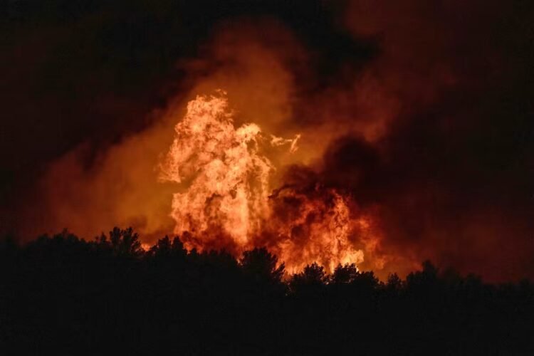 Forest fires Europe: Fires threaten popular holiday regions