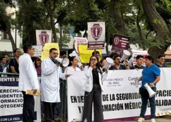 Doctors with a specialist title without going through residency training: the pros and cons of the rule, the opinion of the parties and the possible solution to the issue