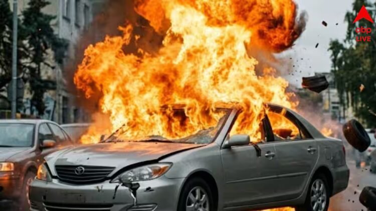 Karnataka News: Suicide by blowing up the ex, young woman jumps open the door at the last moment, young man shattered by car bomb