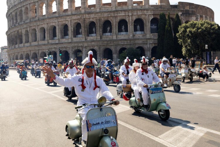 80 years since the creation of the Vespa were marked in Rome