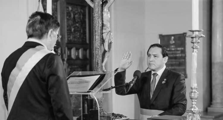 Who is Flavio Cruz? The new Minister of Labor, the food process he faced and his defense of Vladimir Cerrón