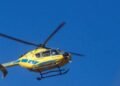The firefighter’s helicopter extinguishes a vegetation fire in the Soulanet area