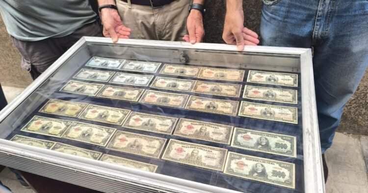 Photo of the day: Sighs for the old Cuban pesos, equal to dollars