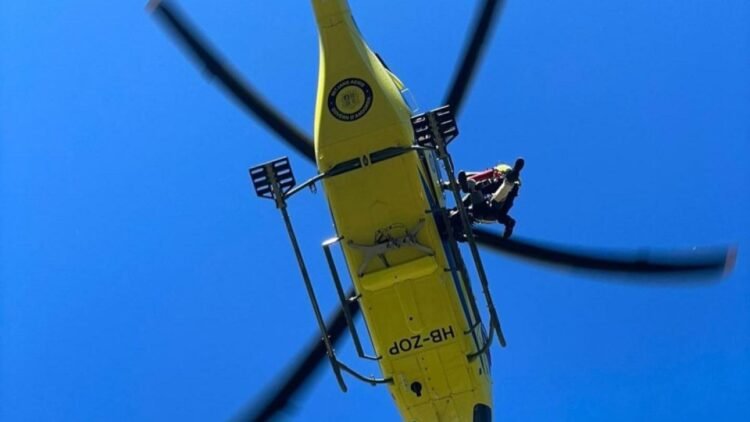 Rescued by helicopter an injured cyclist in Grau Roig