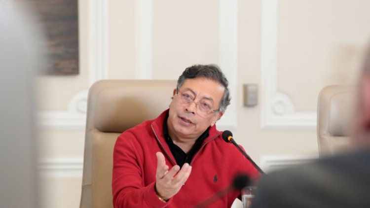 Petro prohibits the use of military garrisons to possess De la Espriella