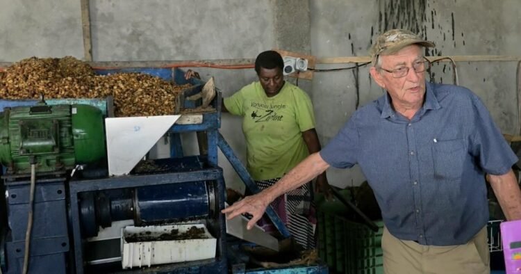 Malekula 's Nuts & Oil expands into fresh coconut milk production for local market