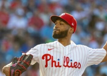Sánchez strikes out nine pirates in seven innings and reaches 10 victories