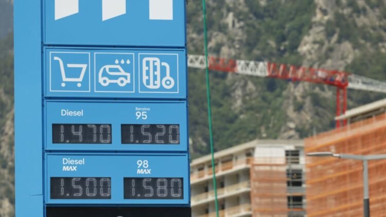 The cost of petrol rebounds a few days after the reduction