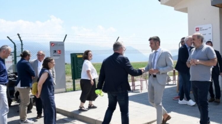 Forné defends the momentum of the Andorra-la Seu airport and points to a future connection with France