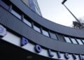 A drunken tourist smashes the door of a flat in Escaldes