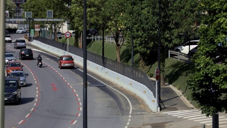 The new sidewalk of the Municipal Stadium will improve pedestrian safety