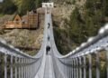 The owners defy the threat of the commune of Canillo, in Andorra, to expropriate for the Tibetan bridge