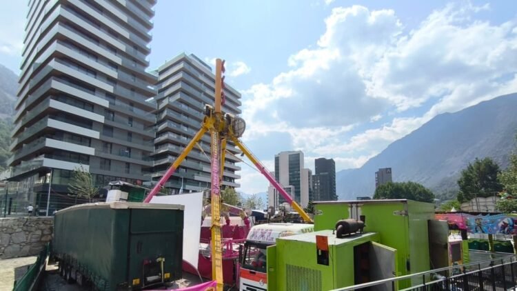 The sale of the land in front of the common de Escaldes depends on the building roof