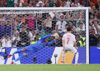 Morocco reach World Cup last 16 on penalties