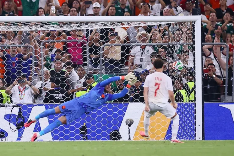 Morocco reach World Cup last 16 on penalties