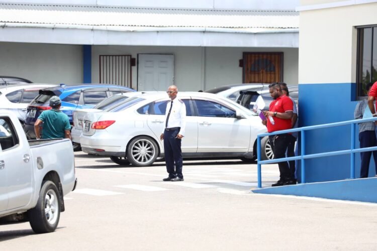 Licensing offices extend cashier hours to 3:30 pm