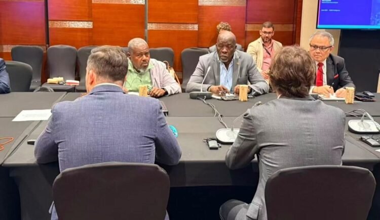 Nicholas Meets Huawei Executives in China to Discuss AI and ICT Infrastructure