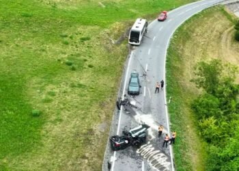 Accident in Laax: Coach collides with two cars – four injured
