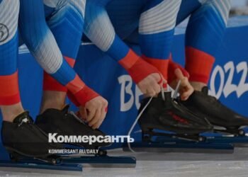 The International Skating Union allowed Russians to compete in