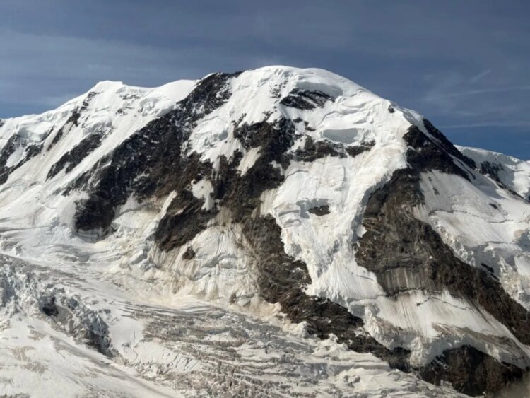 Mountaineer dies after rockfall near Zermatt