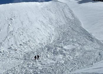 Lost snowboarders found just before nightfall after six-hour ordeal