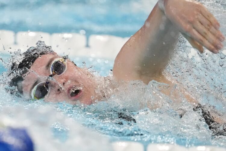 Live : Kiwi swimmers Fairweather and Ouwehand win bronze medals