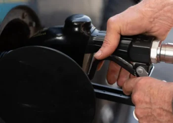 Major oil companies scoop eye-watering profits US-Iran fighting balloons energy prices