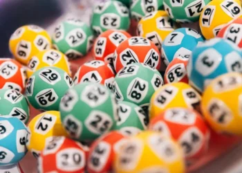 Four Lotto players win $250,000