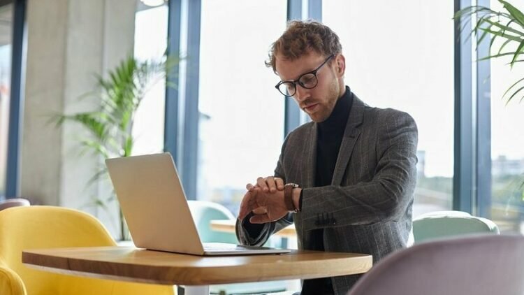 Lawyer gives insight: Can arriving too early for work get you dismissed?