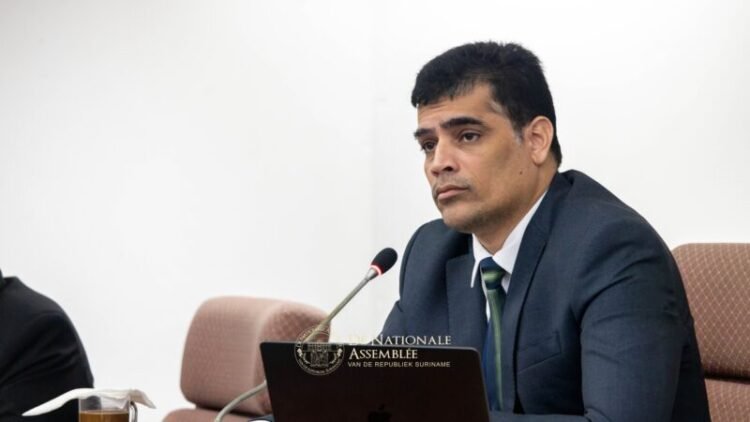 VHP faction condemns ‘worst chairman’ Adhin’s actions towards Jogi – de Ware Tijd